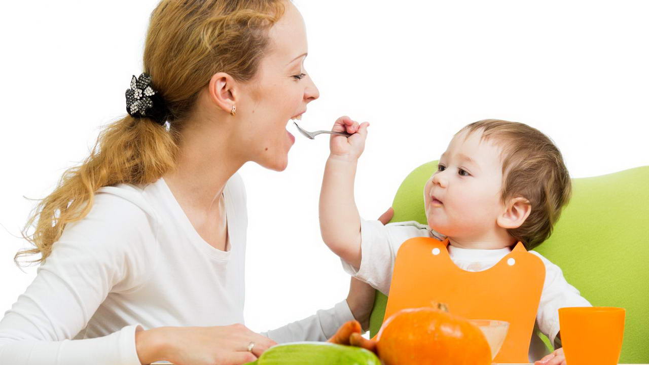 Как правильно питаться кормящей маме